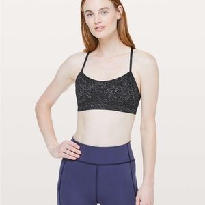 Lululemon Size 4 Flow Y Bra *Nulu Lacescape Dark Cast Black